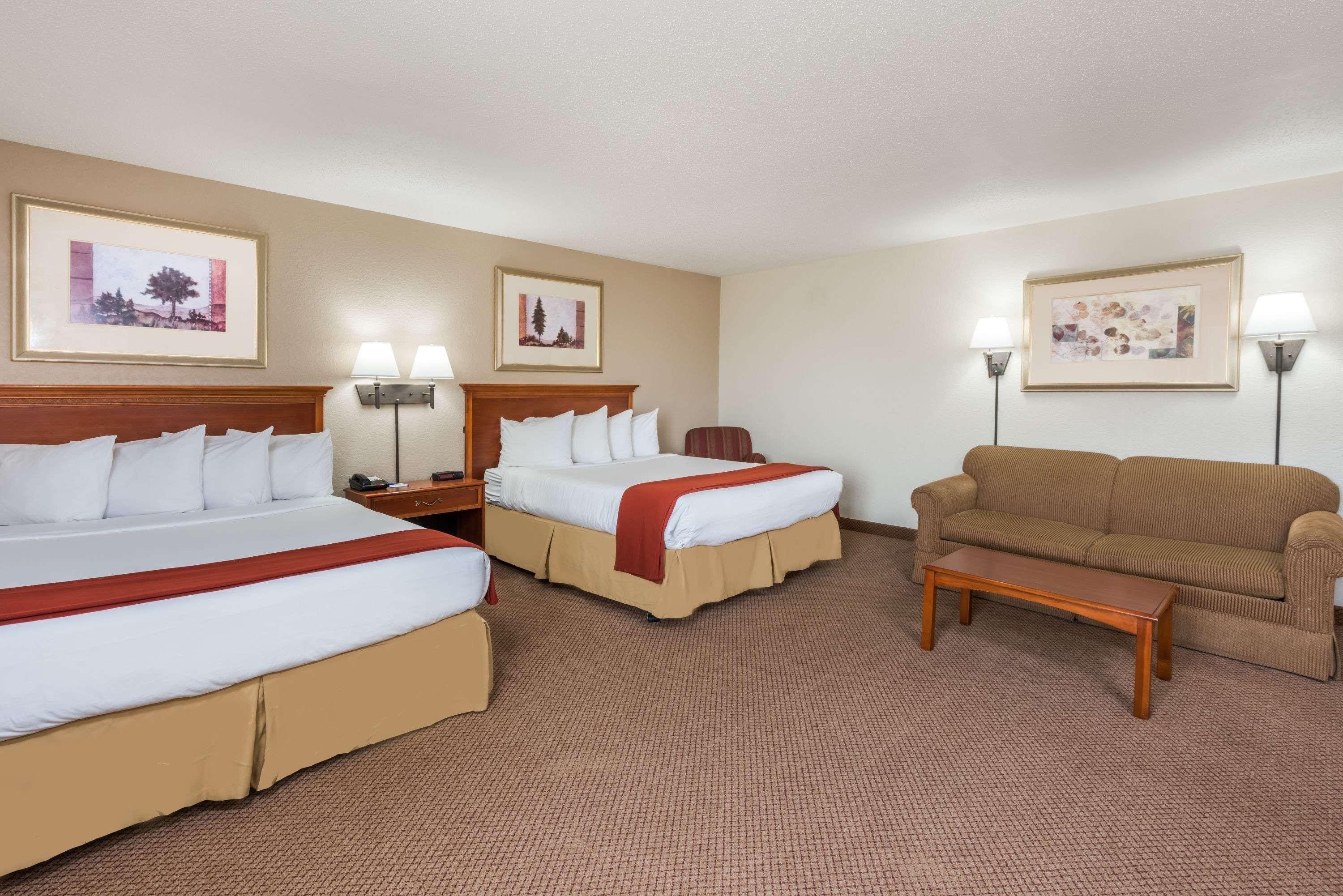 Seasons Inn & Suites Highland Dış mekan fotoğraf