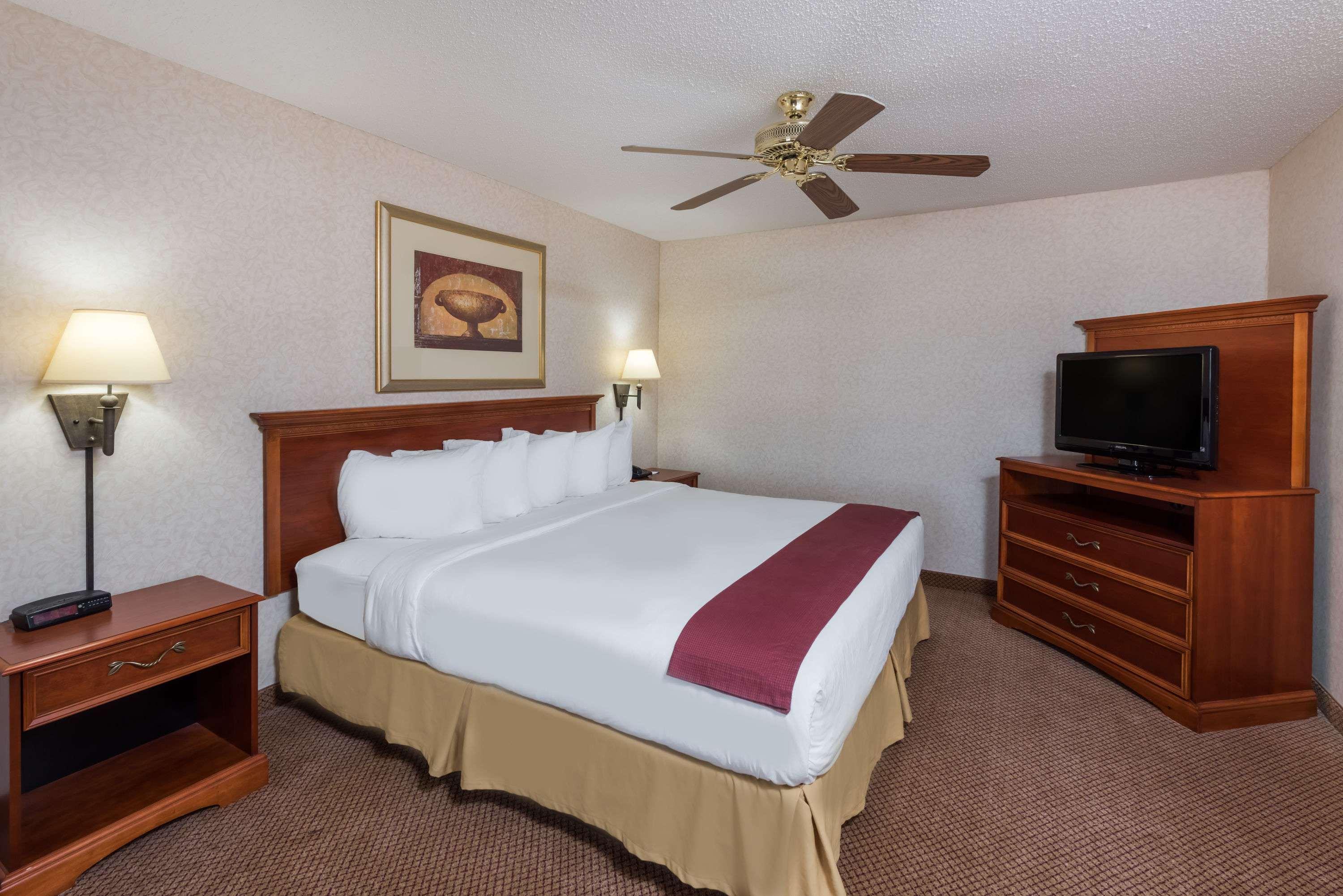 Seasons Inn & Suites Highland Dış mekan fotoğraf