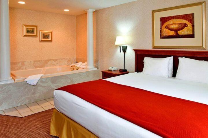 Seasons Inn & Suites Highland Dış mekan fotoğraf