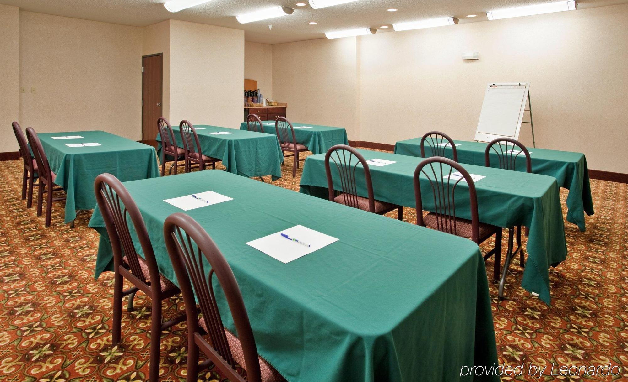 Seasons Inn & Suites Highland Konforlar fotoğraf